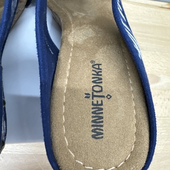 Minnetonka Womens 11 Sandals Lainey Blu White Aztec Criss Cross Cork Wedge Studs - Picture 5 of 11